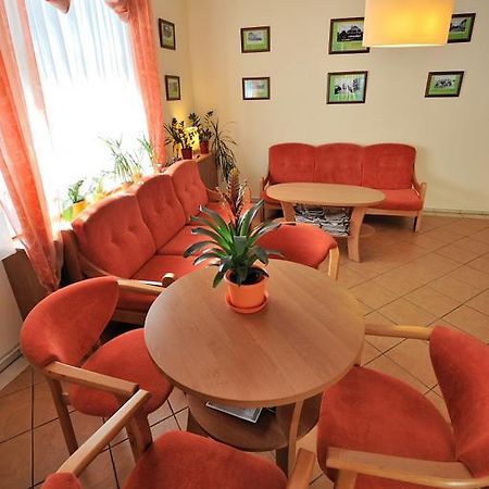 Bed and Breakfast Pensjonat Fala Ustronie Morskie Exterior foto