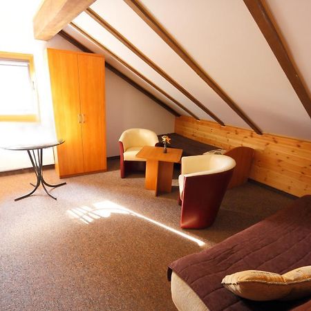 Bed and Breakfast Pensjonat Fala Ustronie Morskie Exterior foto